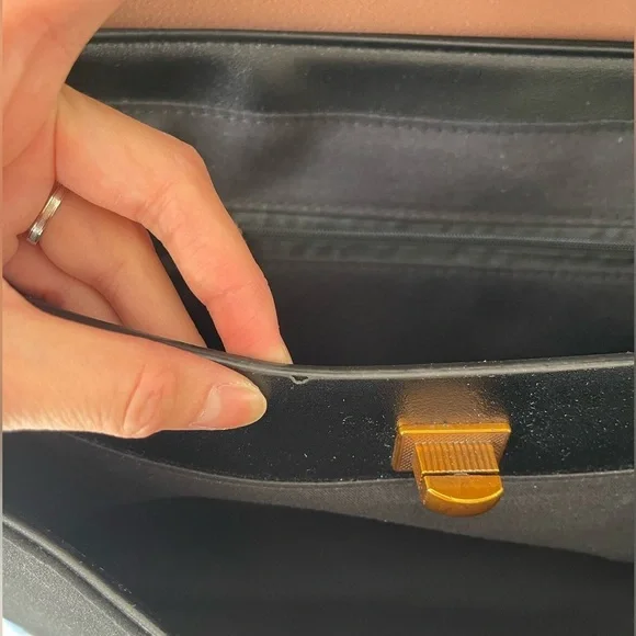 Ladies faux suede handbag - Picture 13 of 13